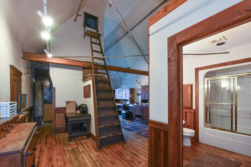 More Photos Of 4403 St Clair Ave, Cleveland Coworking Space