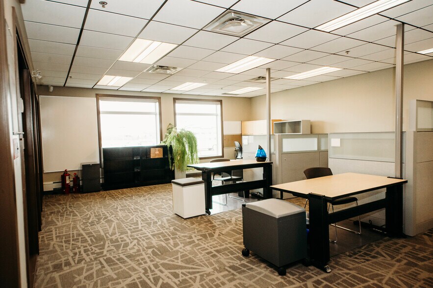 More Photos Of 37 Vic Turner Airport Rd, Dawson Creek Office For Sale