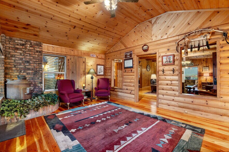 More Photos Of 140 Main St, Greer Specialty For Sale