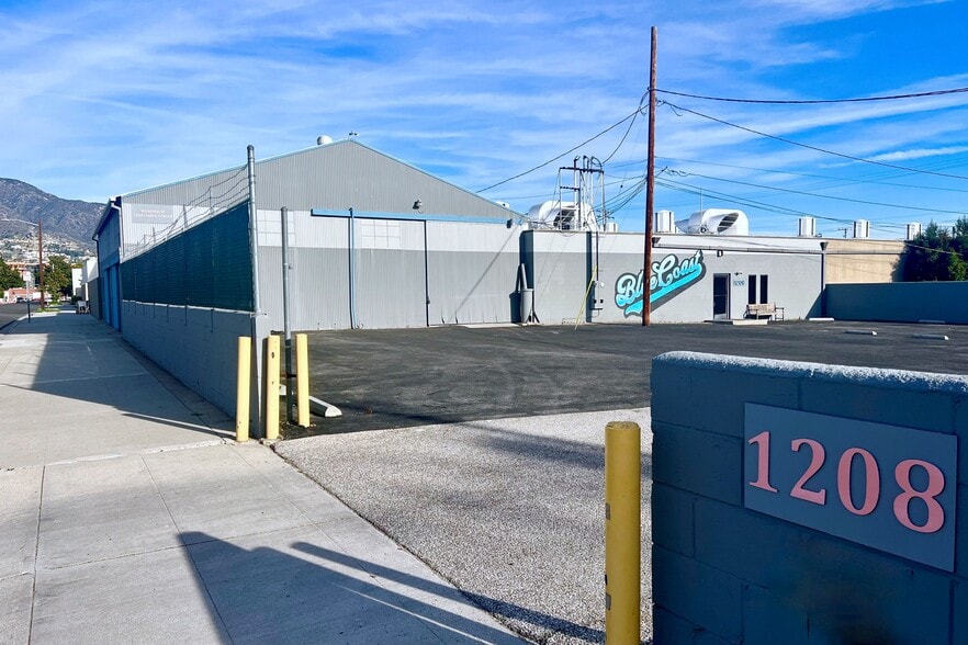Primary Photo Of 1120-1208 W Isabel St, Burbank Warehouse For Lease