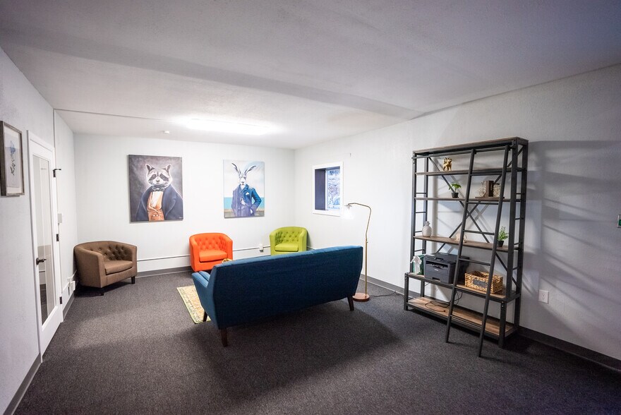 More Photos Of 2708 E Fountain Blvd, Colorado Springs Freestanding For Sale