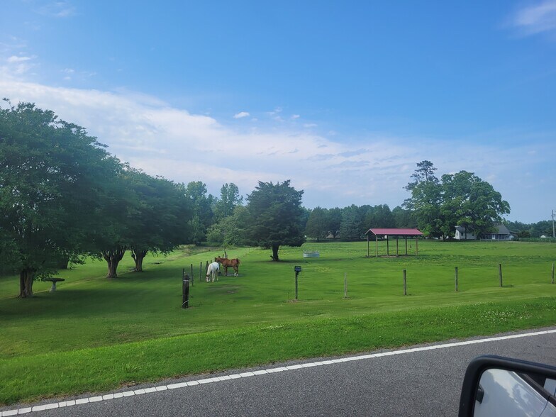 More Photos Of 215 Harding Rd, Chocowinity Office For Sale