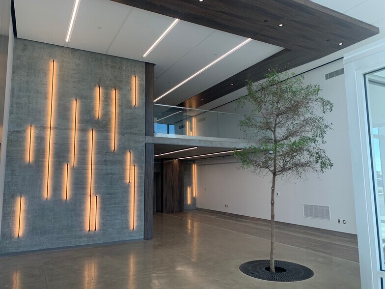 More Photos Of 575 E University Pky, Orem Unknown For Lease