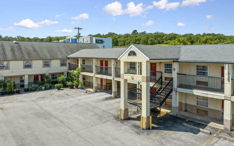 More Photos Of 419 S George Nigh Expy, Mcalester Hotel For Sale