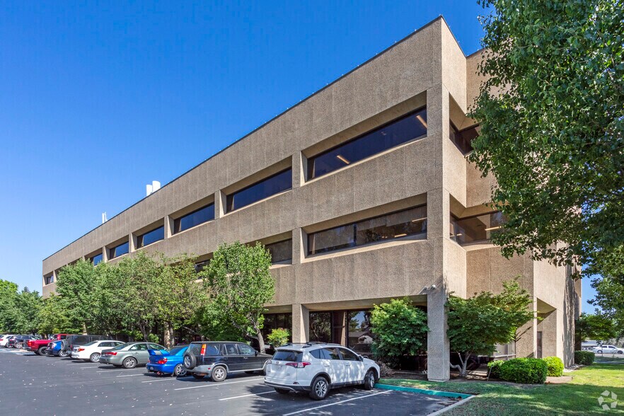More Photos Of 155 E Shaw Ave, Fresno Office For Lease