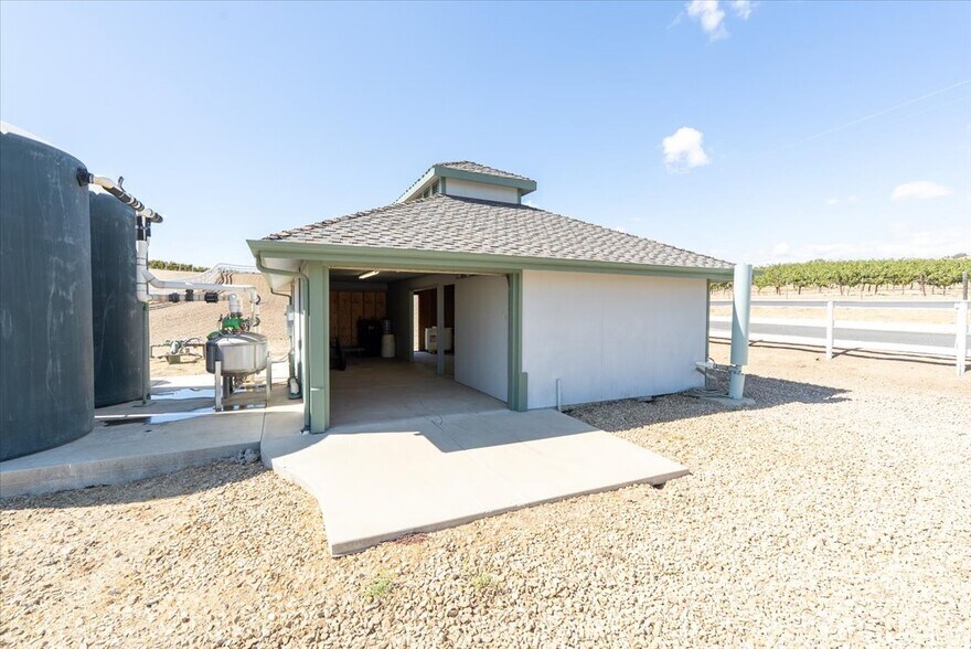 More Photos Of 8283 Cross Canyons Rd, San Miguel Winery Vineyard For Sale