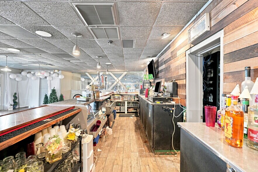 More Photos Of 1090 Rochester Rd, Troy Restaurant For Sale
