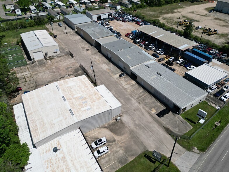 Primary Photo Of 1003 Atascocita Rd, Humble Warehouse For Lease