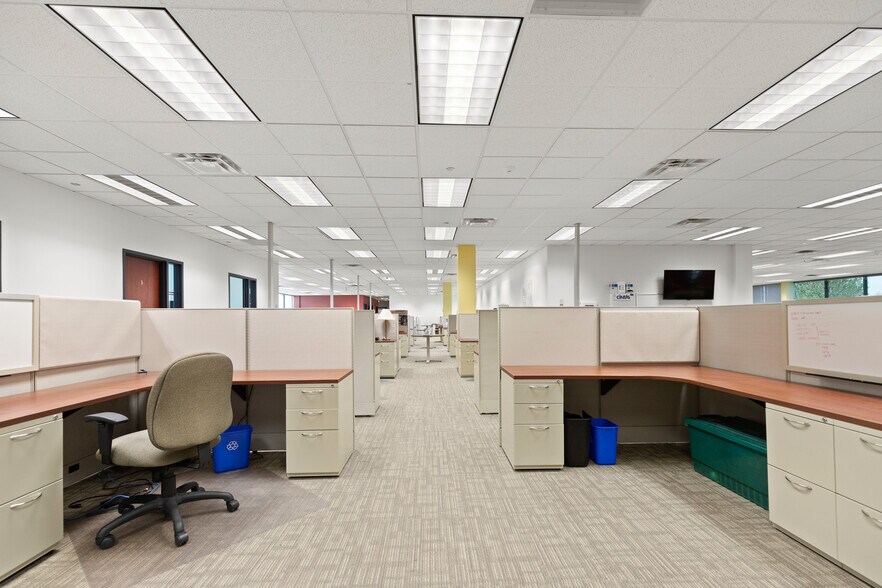 More Photos Of 33101 E Quincy Ave, Watkins Coworking Space