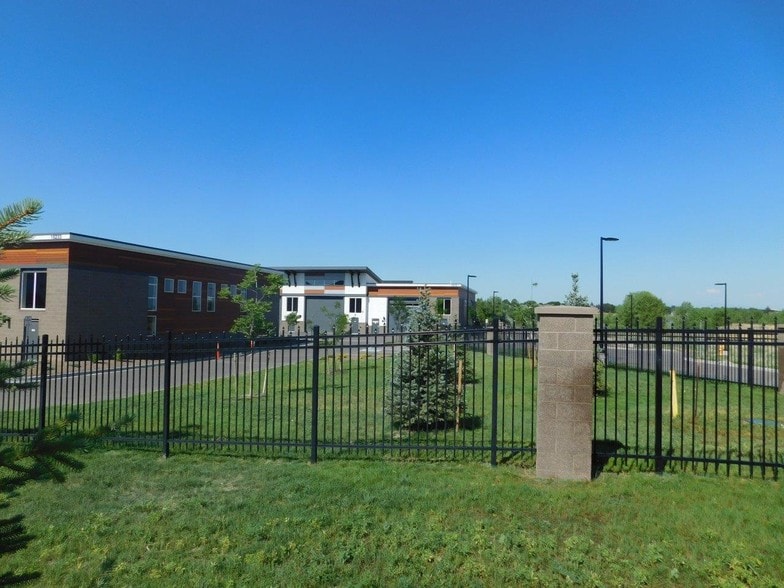 More Photos Of 18133 Lincoln Meadows Pky, Parker Self Storage For Lease