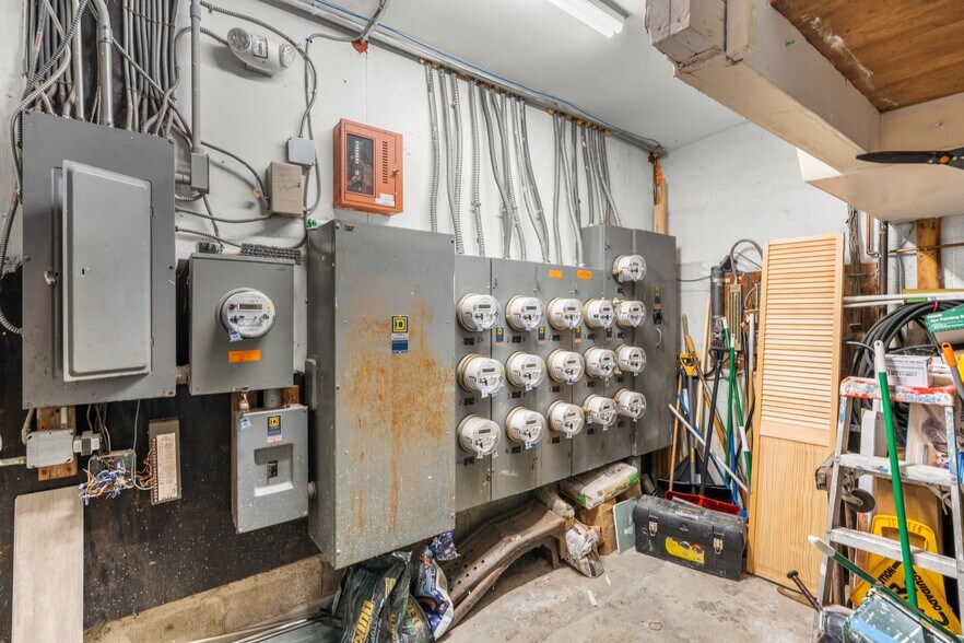 More Photos Of 832 Atlantic St, Bridgeport Apartments For Sale