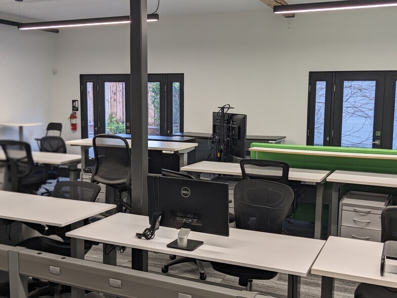 More Photos Of 77 Front St, Danville Medical For Lease