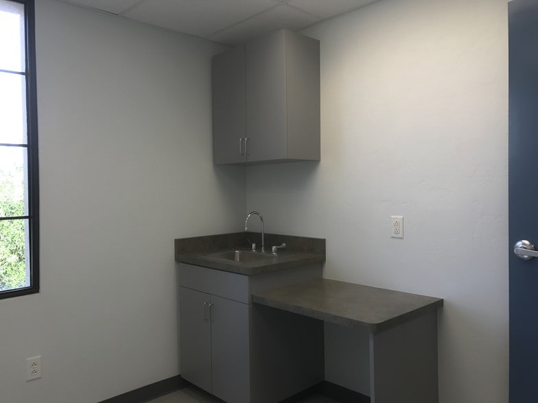 More Photos Of 1310 W St Marys Rd, Tucson Medical For Lease