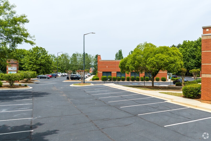 More Photos Of 9000 Peridot Pky, Stockbridge Unknown For Lease