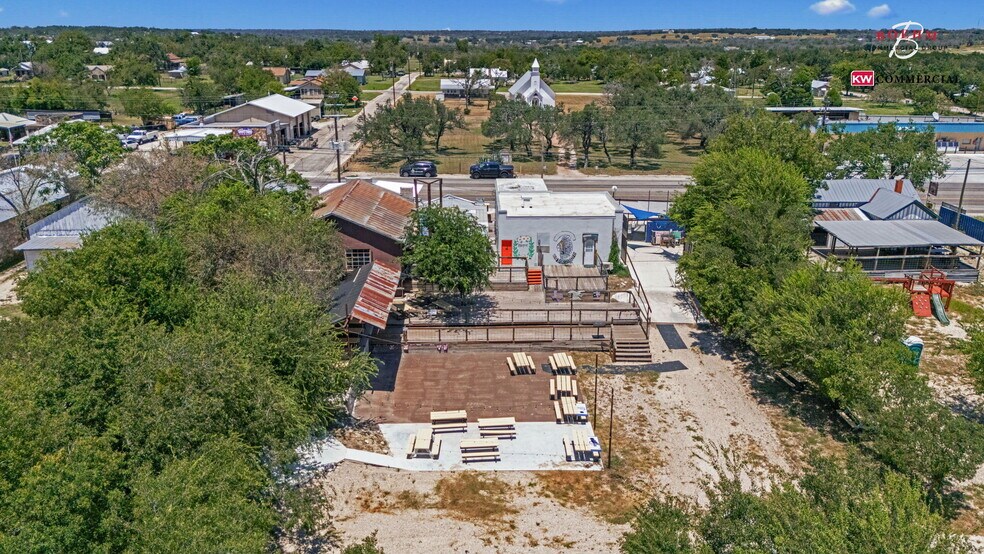 More Photos Of 23699-23737 W US Highway 290, Harper Storefront For Sale