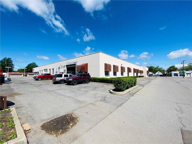 More Photos Of 1212 Abbott Rd, Buffalo Auto Dealership For Lease