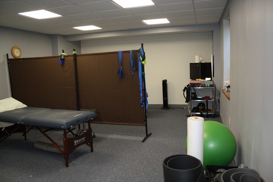 More Photos Of 1071 Worcester Rd, Framingham Medical For Lease