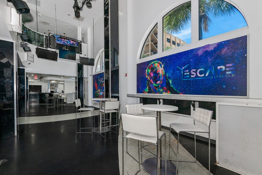 More Photos Of 145 SW 1st Ave, Fort Lauderdale Bar For Lease