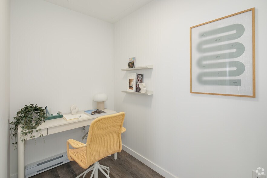 More Photos Of 325 Royal Commons, Victoria Apartments For Lease