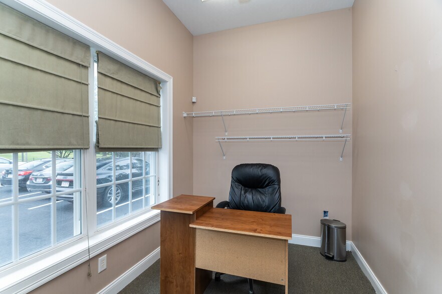 More Photos Of 442 State St, Belchertown Office Residential For Sale