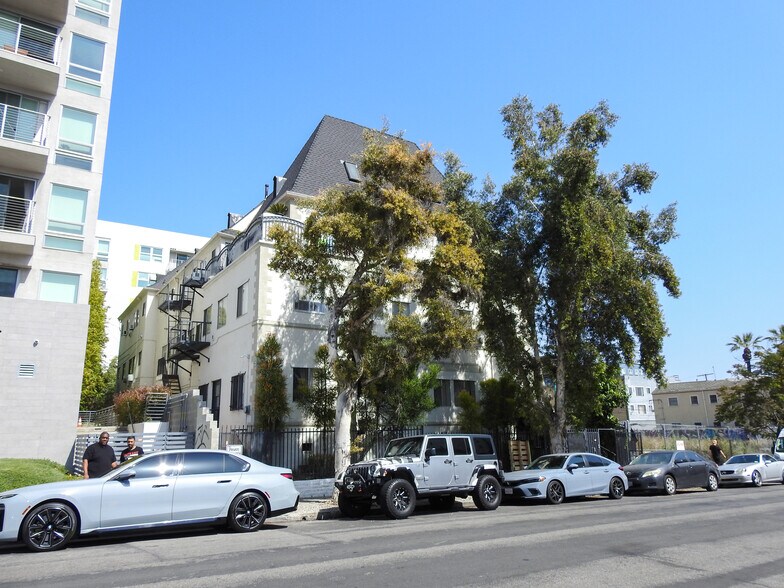 Primary Photo Of 722 S Manhattan Pl, Los Angeles Apartments For Sale