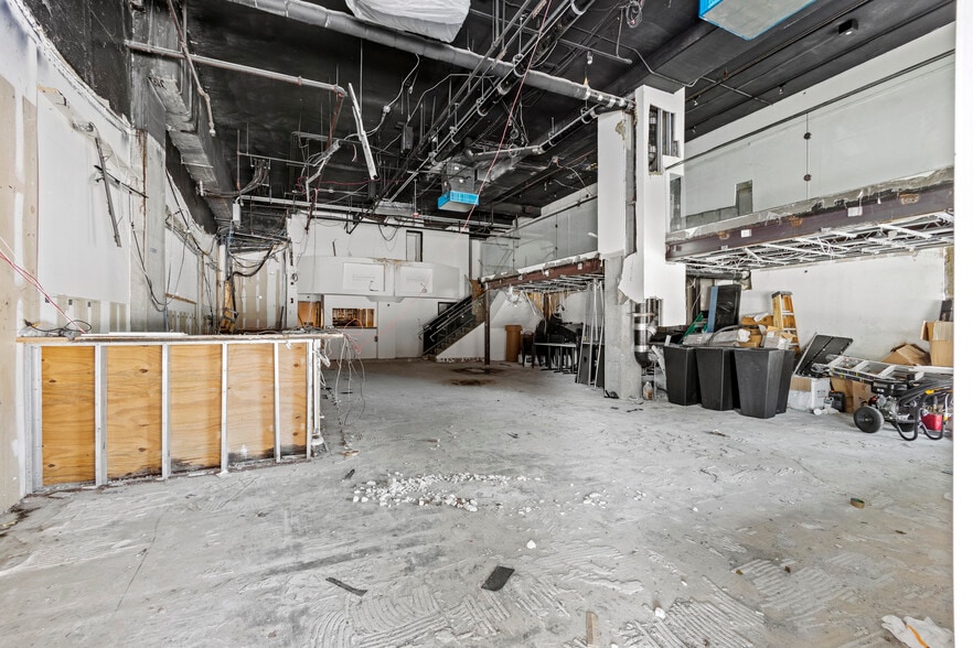 More Photos Of 262 Pharr Rd NE, Atlanta Restaurant For Lease