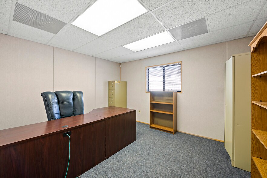 More Photos Of 71 Allegiance Cir, Evanston Warehouse For Sale