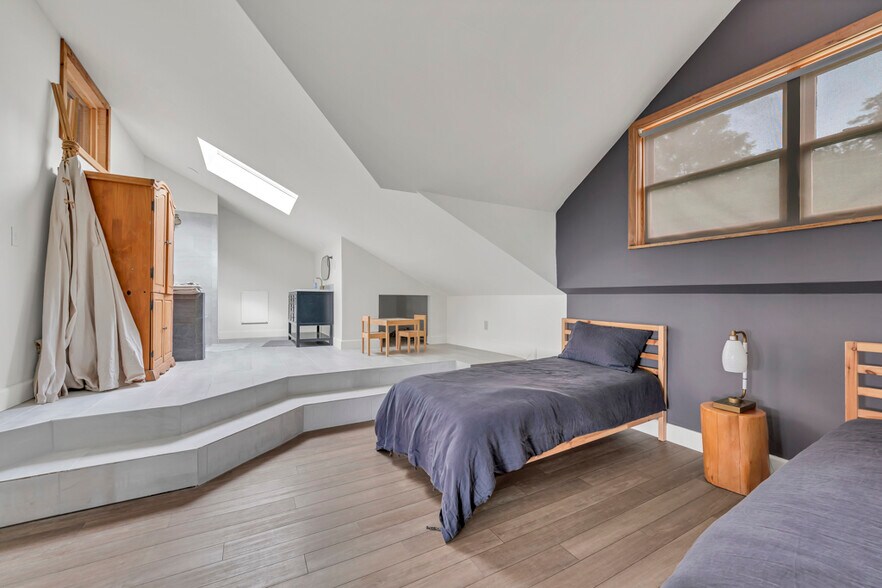 More Photos Of 704 Beech Mountain Pky, Beech Mountain Specialty For Sale