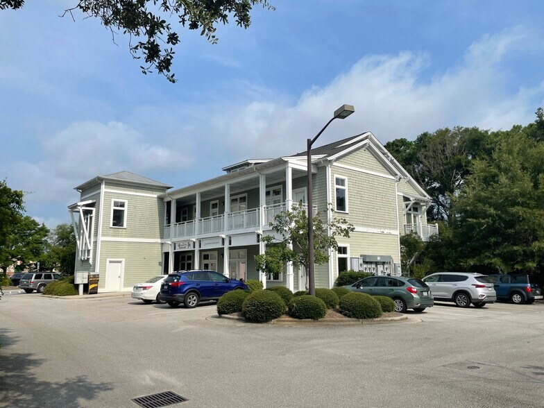 More Photos Of 1456 N Howe St, Southport Medical For Lease