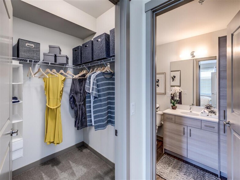 More Photos Of 2200 W Meeker St, Kent Apartments For Lease