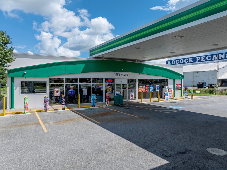 More Photos Of 805 7th St W, Tifton Service Station For Sale