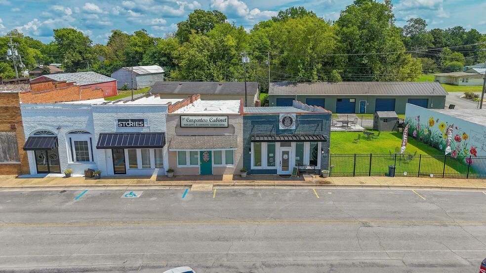 More Photos Of 46 Railroad Ave, Falkville Storefront For Sale