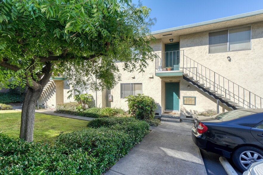 More Photos Of 16294-16298 Foothill Blvd, San Leandro Apartments For Sale