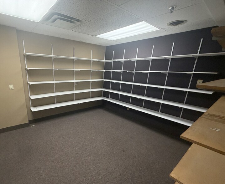 More Photos Of 20 Fort St, Winnipeg Apartments For Lease
