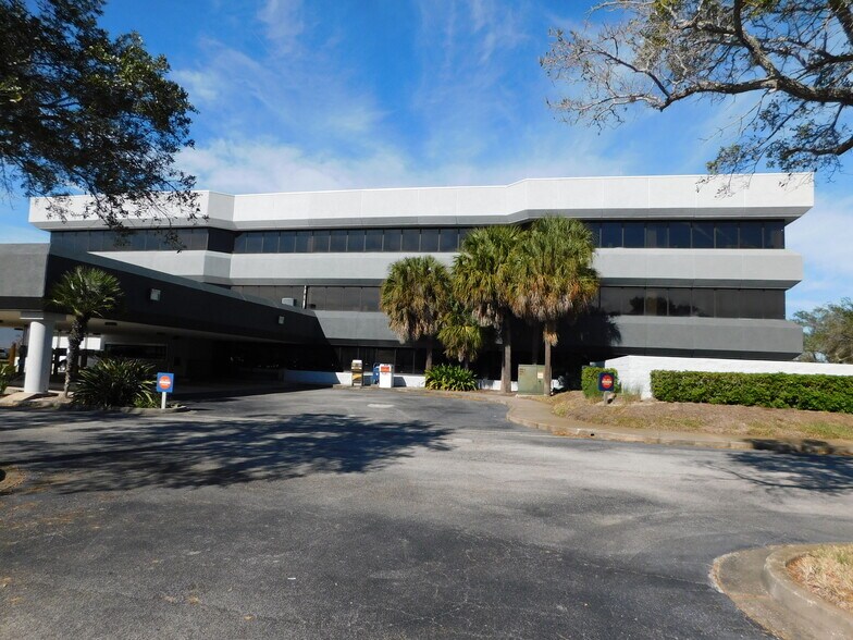 More Photos Of 775 E Merritt Island Causway, Merritt Island Medical For Lease