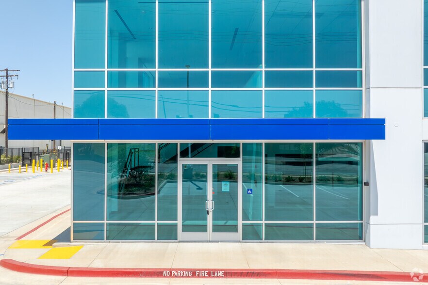 More Photos Of 212 N Smith Ave, Corona Distribution For Sale