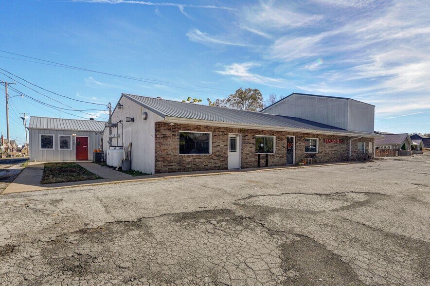Primary Photo Of 610 S Locust St, Buffalo Apartments For Sale
