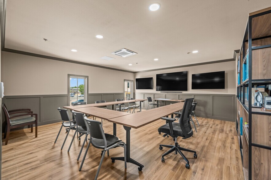 More Photos Of 7515 Quaker Ave, Lubbock Medical For Sale