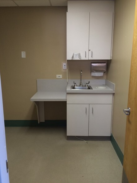 More Photos Of 2715 N Central Ave, Chicago Medical For Sale