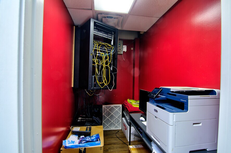 More Photos Of 9730 Shepard Hill Rd, Willis Warehouse For Sale