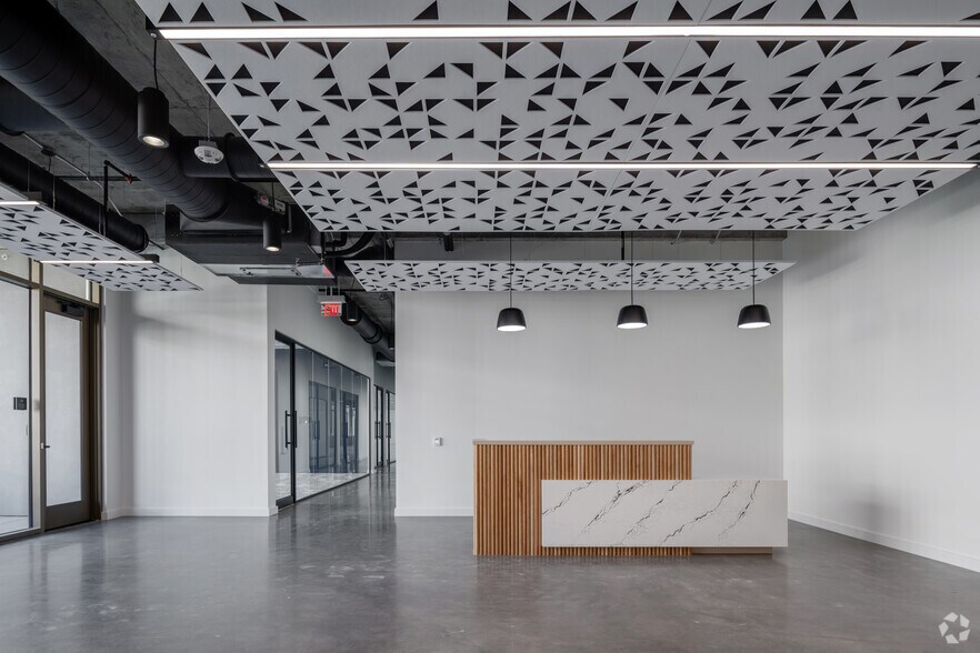 More Photos Of 3232 E Cesar Chavez St, Austin Unknown For Lease