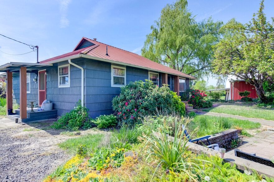 More Photos Of 18400 N Highway 99 W, Dayton Light Manufacturing For Sale