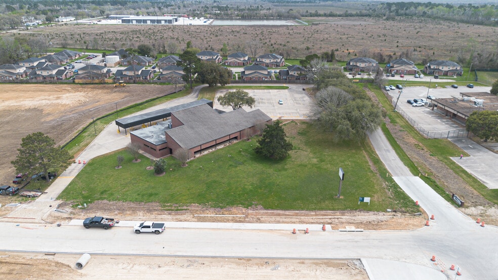 More Photos Of 25100 FM 2100 Rd, Huffman Bank For Lease