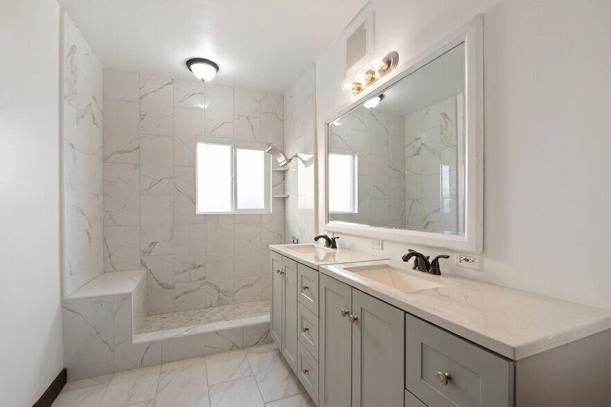 More Photos Of 1825 Baker St, Bakersfield Specialty For Sale