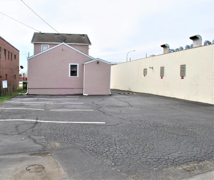 More Photos Of 5424 W Broad St, Columbus Storefront Retail Residential For Lease