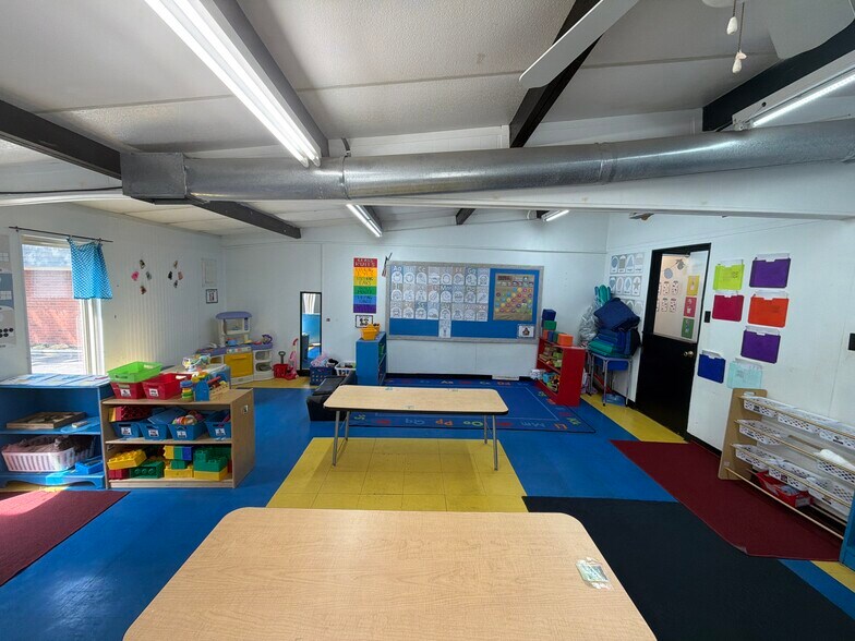 More Photos Of 1816 Hinson Loop Rd, Little Rock Daycare Center For Sale