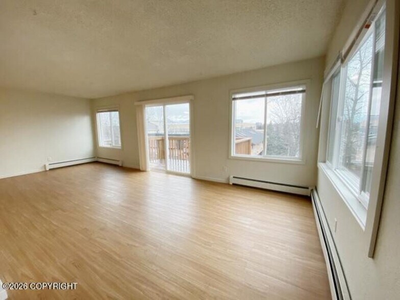 More Photos Of 513 E 15th Ter, Anchorage Apartments For Sale