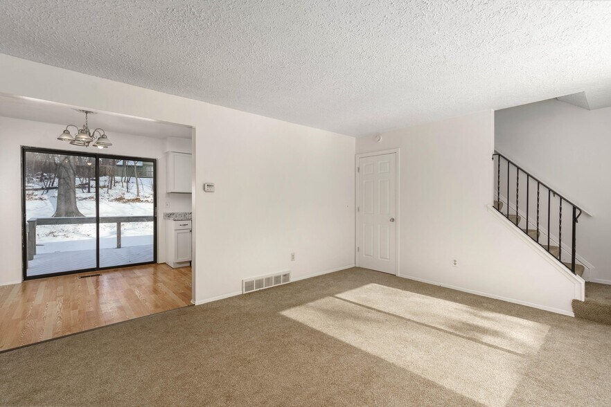More Photos Of 223 Summit Rdg, White Lake Apartments For Sale