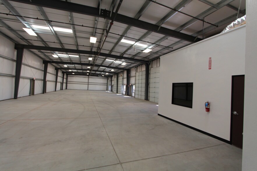 More Photos Of 3048 N Cessna Way, Casa Grande Warehouse For Lease