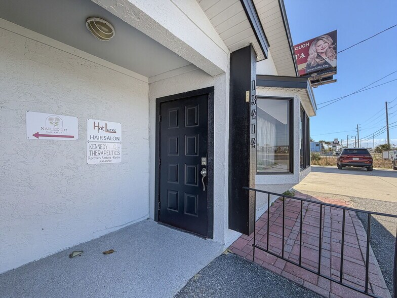 More Photos Of 13414 US Highway 19, Hudson Showroom For Lease